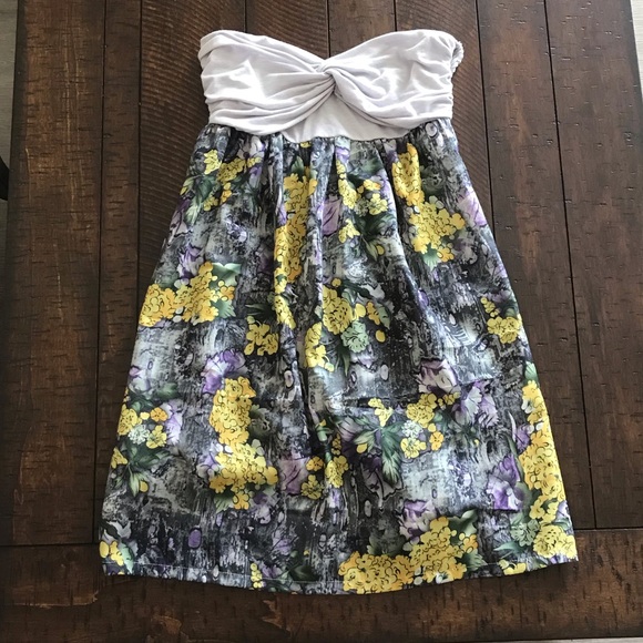 Strapless Neutral Colored Floral Dress - Picture 3 of 8